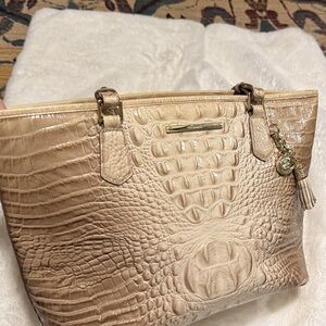 BRAHMIN Elegant Crocodile-Embossed Tan Handbag